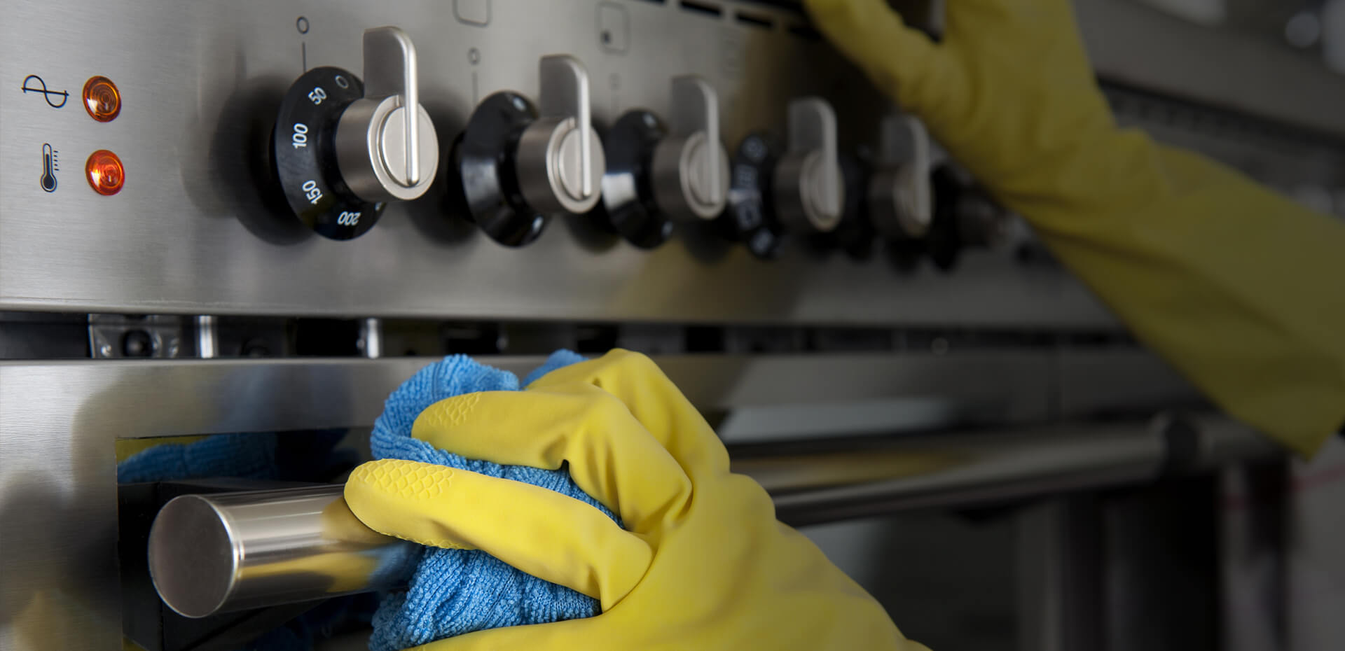 How To Clean The Oven